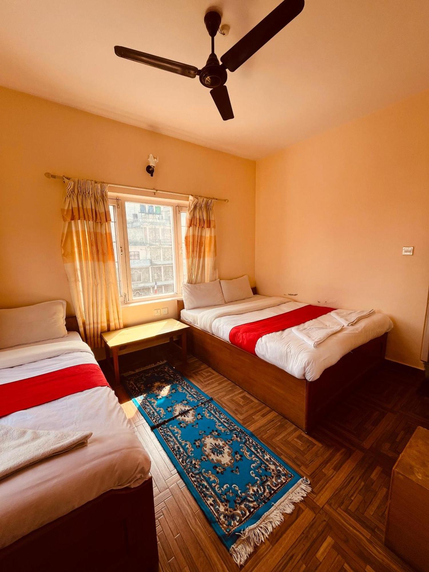 Hotel Global Inn Pokhara Kültér fotó
