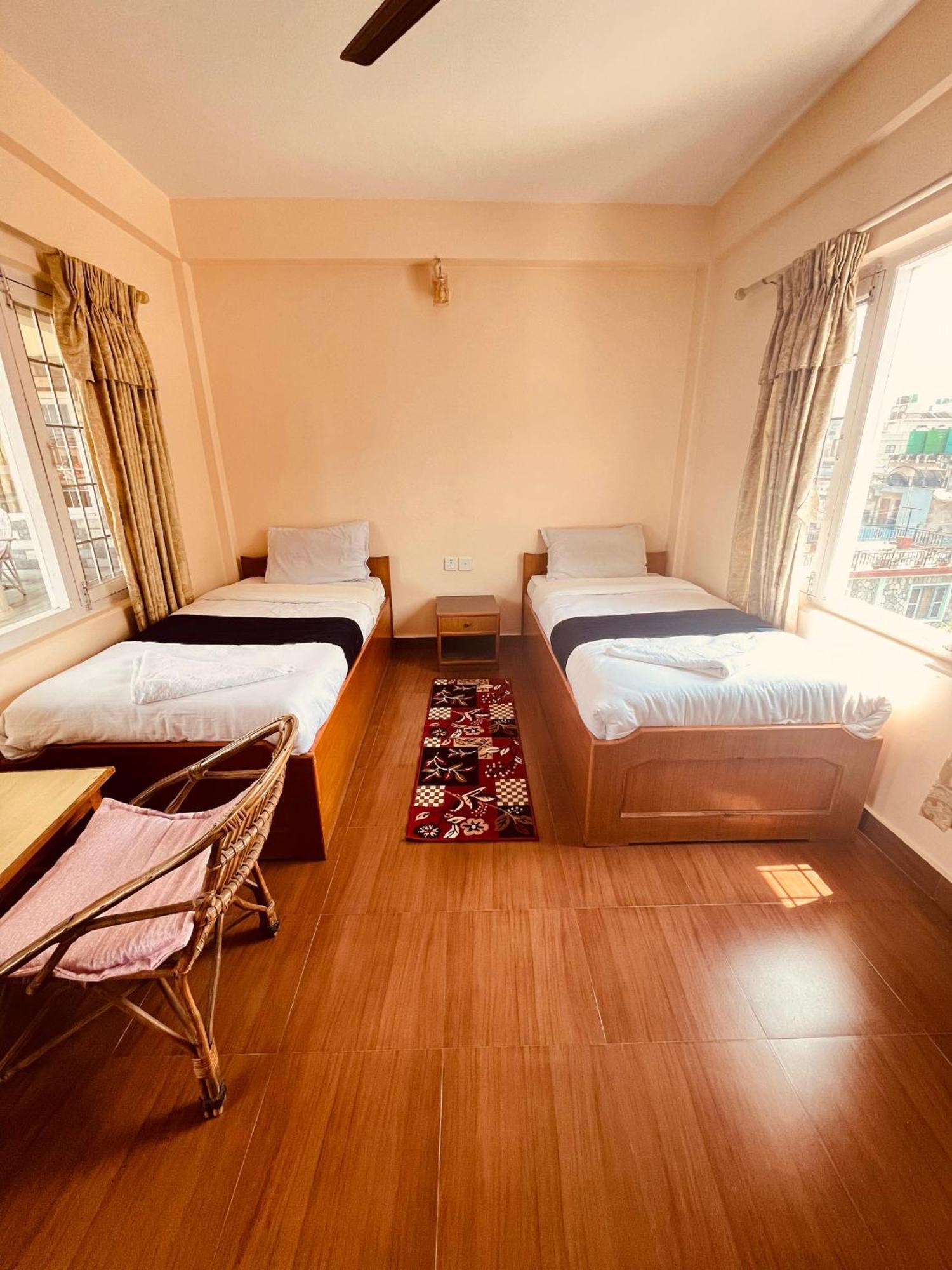 Hotel Global Inn Pokhara Kültér fotó