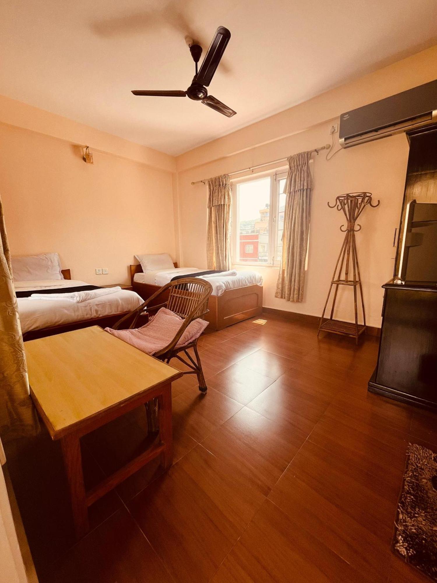 Hotel Global Inn Pokhara Kültér fotó