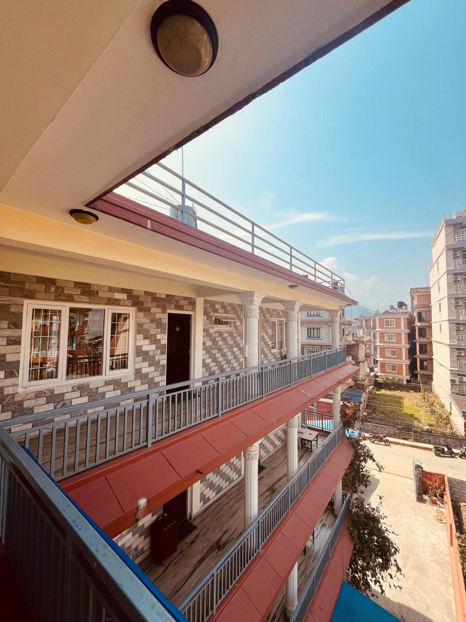 Hotel Global Inn Pokhara Kültér fotó