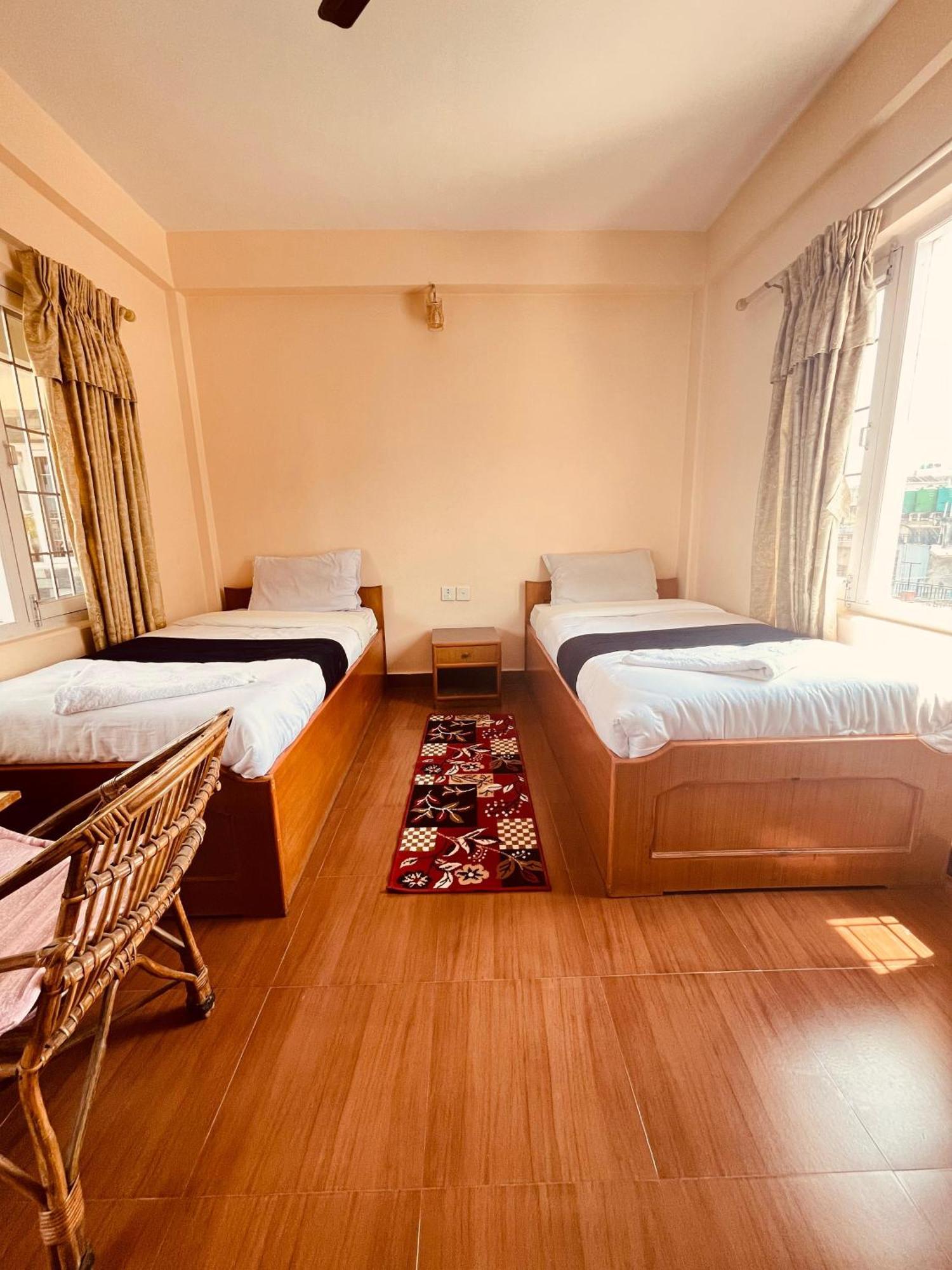 Hotel Global Inn Pokhara Kültér fotó