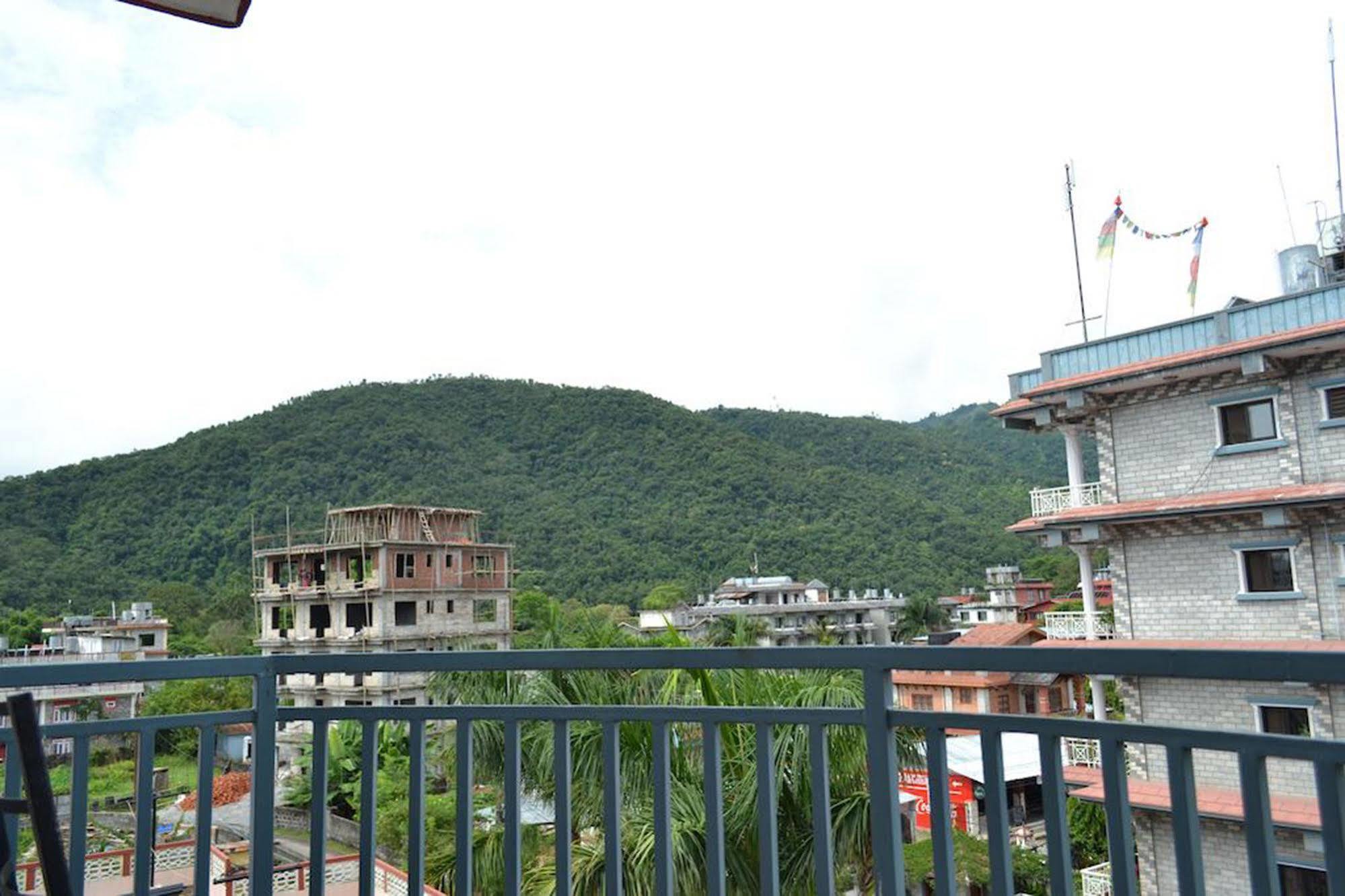 Hotel Global Inn Pokhara Kültér fotó
