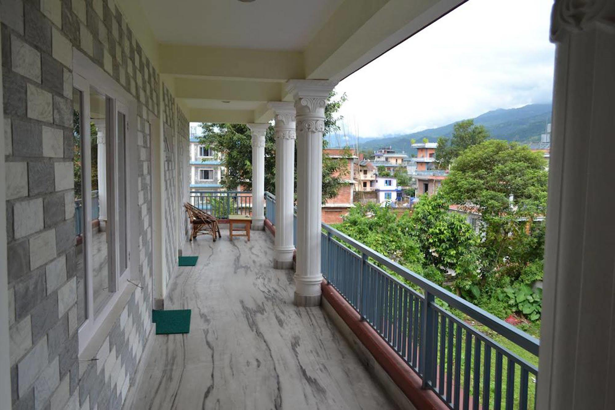 Hotel Global Inn Pokhara Kültér fotó